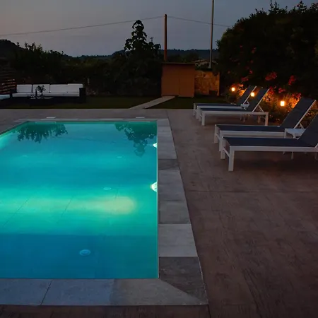 Private Karavia Villa Koukounaria